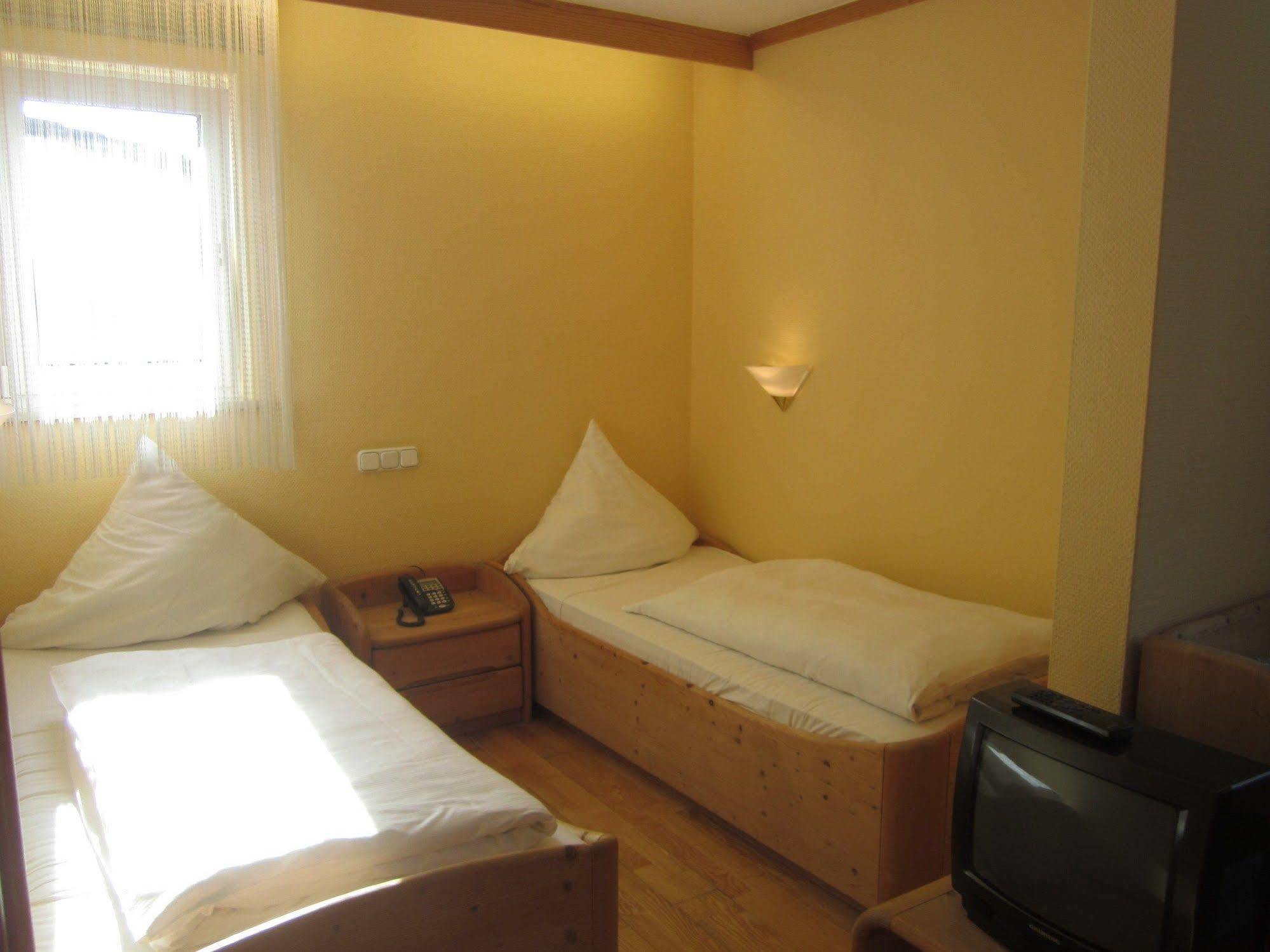 Landgasthof Goldene Rose Grub am Forst Экстерьер фото